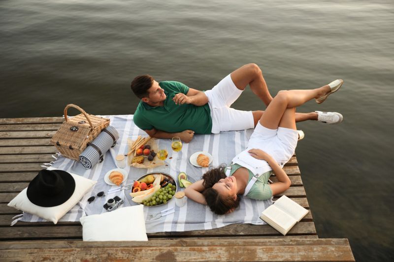 Sofia Date vs Sofia Dates: Which System is Better for Serious Links?